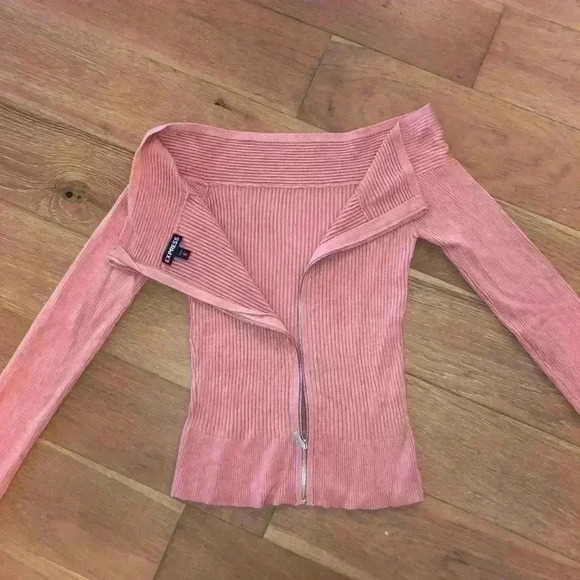 Off the Shoulder Ribbed Long Sleeve Top - Picture 4 of 6
